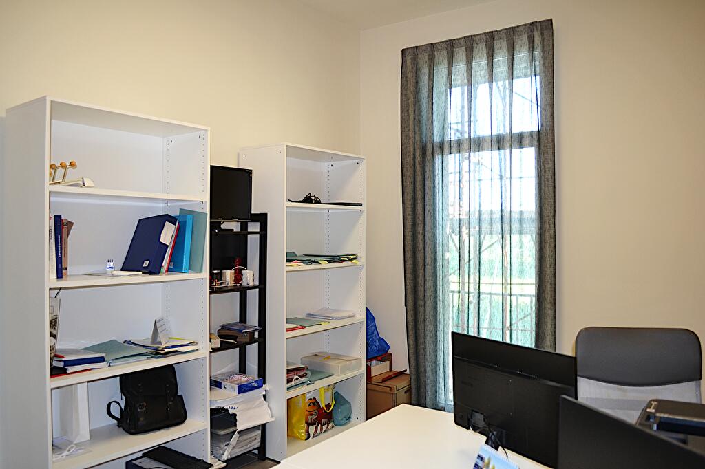 Immagine 1 di Ufficio in affitto  in Via Antonio gramsci 20 a Aversa