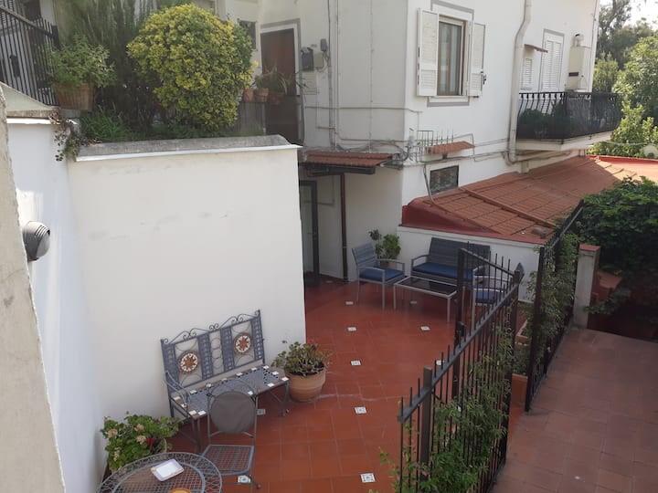 Immagine 1 di Appartamento in affitto  in Via Giovanni Pascoli 95 a Napoli