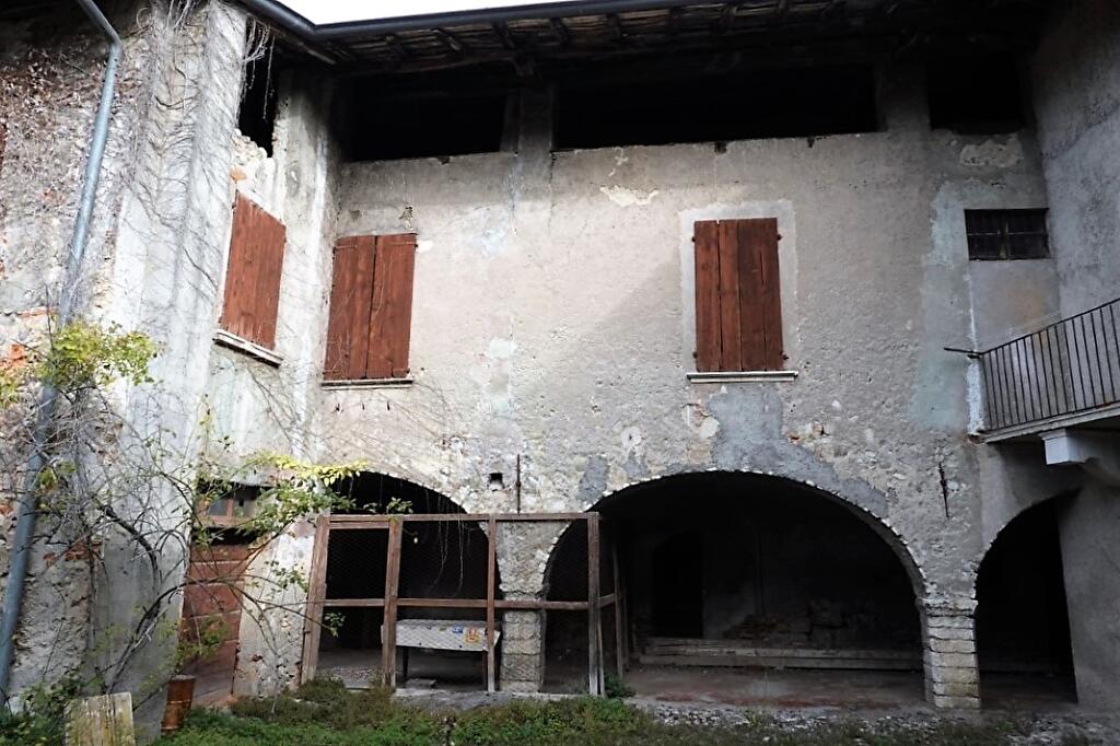 Immagine 1 di Rustico / casale in vendita  in Via Ascensione SNC a Roe' Volciano