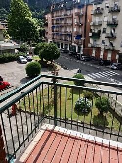 Immagine 1 di Appartamento in vendita  in via  fortino 18 a Laveno-Mombello