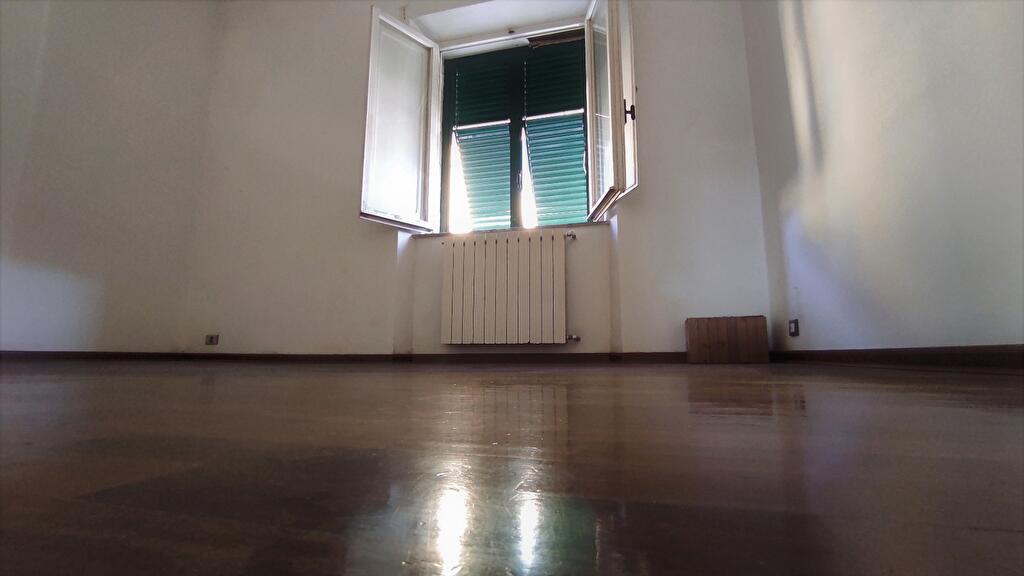 Immagine 1 di Appartamento in vendita  a Piombino