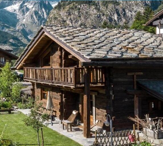 Immagine 1 di Chalet in affitto  in strada la palud 17 a Courmayeur