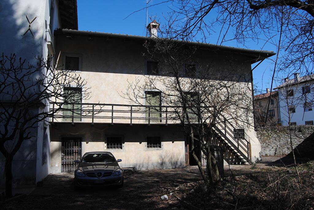 Immagine 1 di Villa in vendita  in Via Qualso,  Loneriacco 2/4 a Tarcento