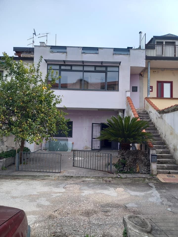 Immagine 1 di Abitazione tipica in vendita  in appia 20 a San Nicola La Strada
