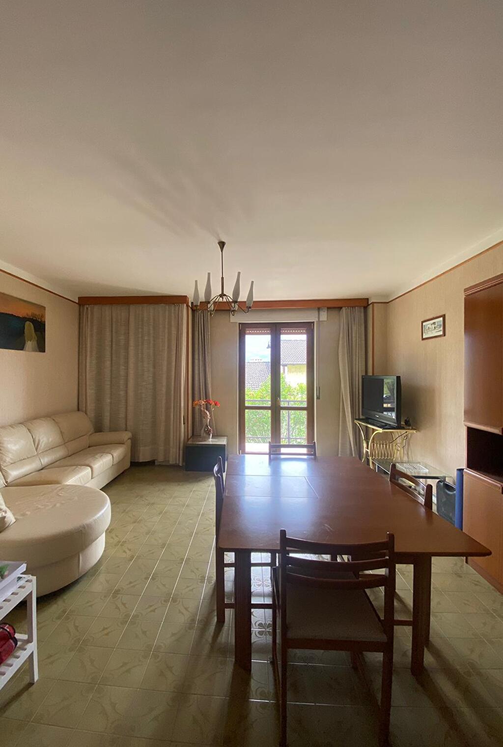 Immagine 1 di Appartamento in affitto  a Aosta