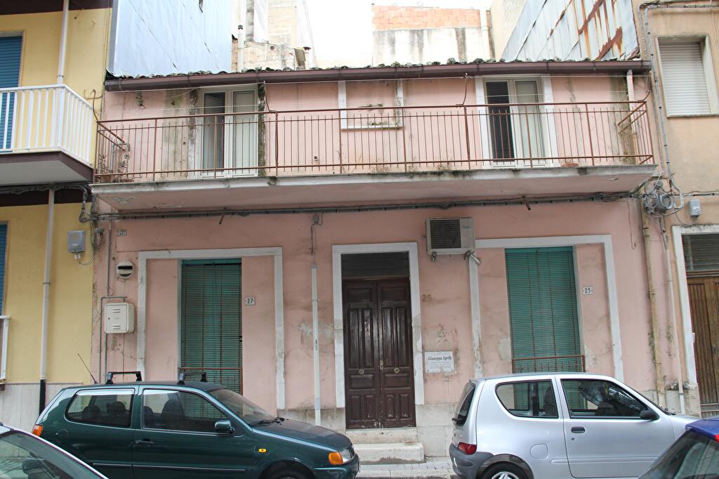 Immagine 1 di Casa indipendente in vendita  in Via Empedocle 25 a Ragusa