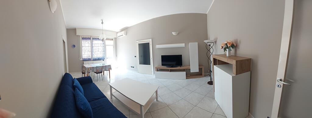 Immagine 1 di Appartamento in affitto  in Viale Gian Lorenzo Bernini  29 a Riccione