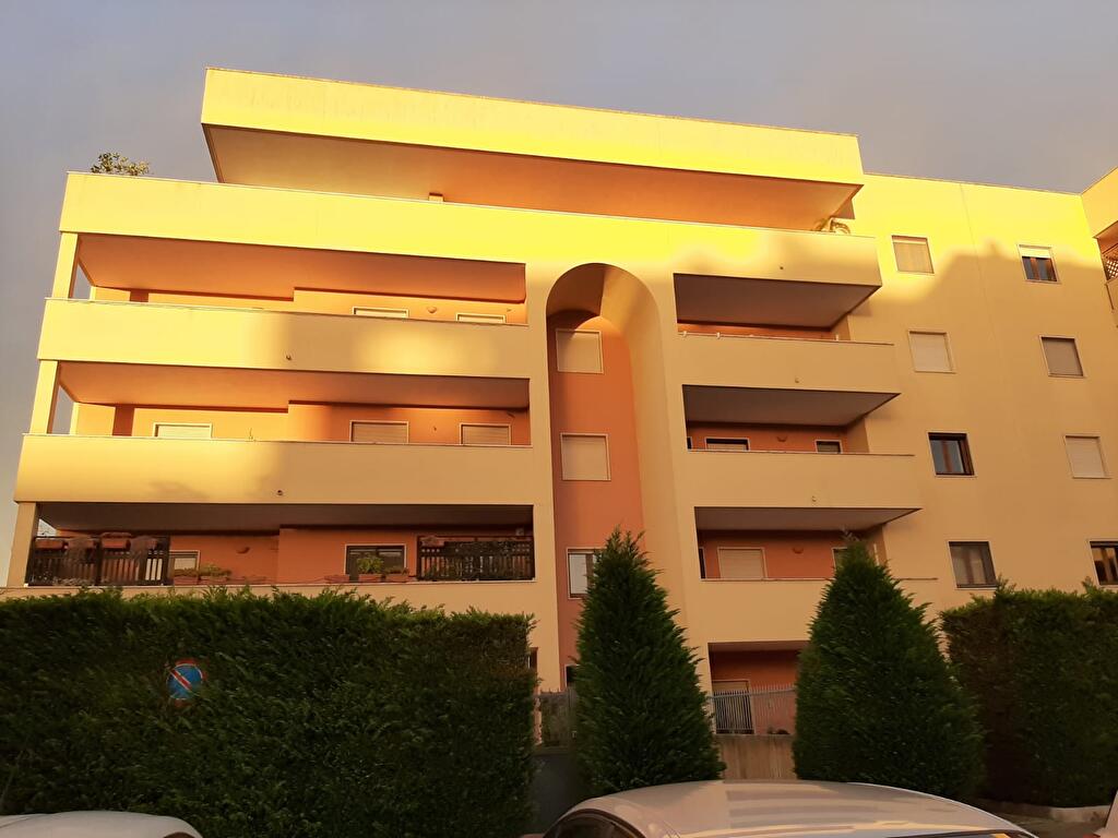 Immagine 1 di Appartamento in affitto  in viale aldo moro 1 a Lecce