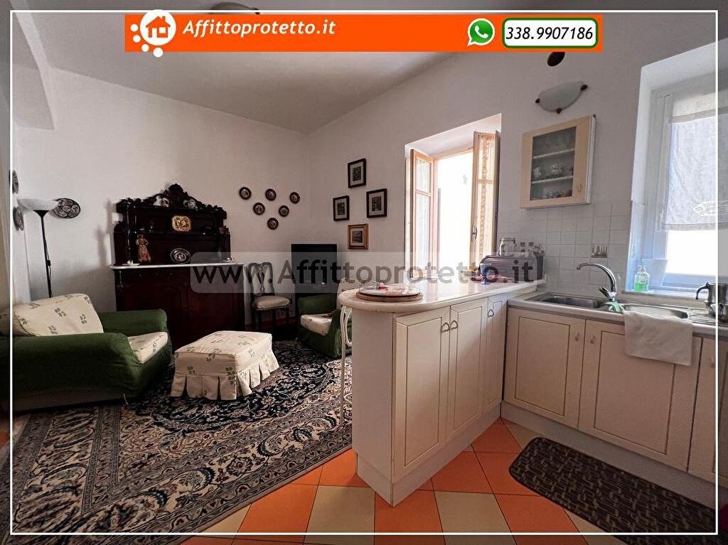 Immagine 1 di Appartamento in vendita  in Via Angelo Rubino 71 a Formia