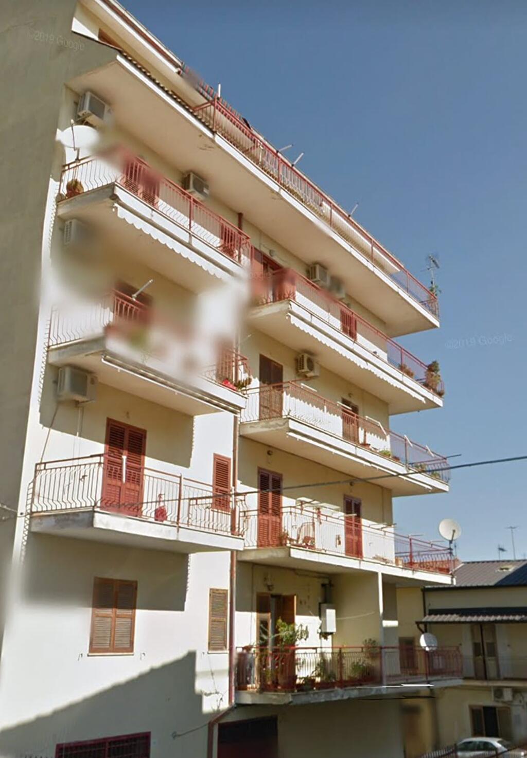 Immagine 1 di Appartamento in affitto  a Corigliano Calabro