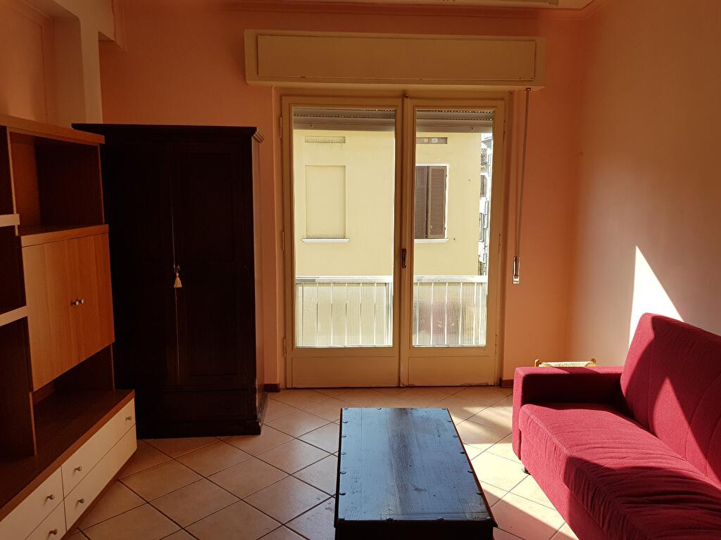 Immagine 1 di Stanza singola in affitto  in Via Antelami Parma a Parma